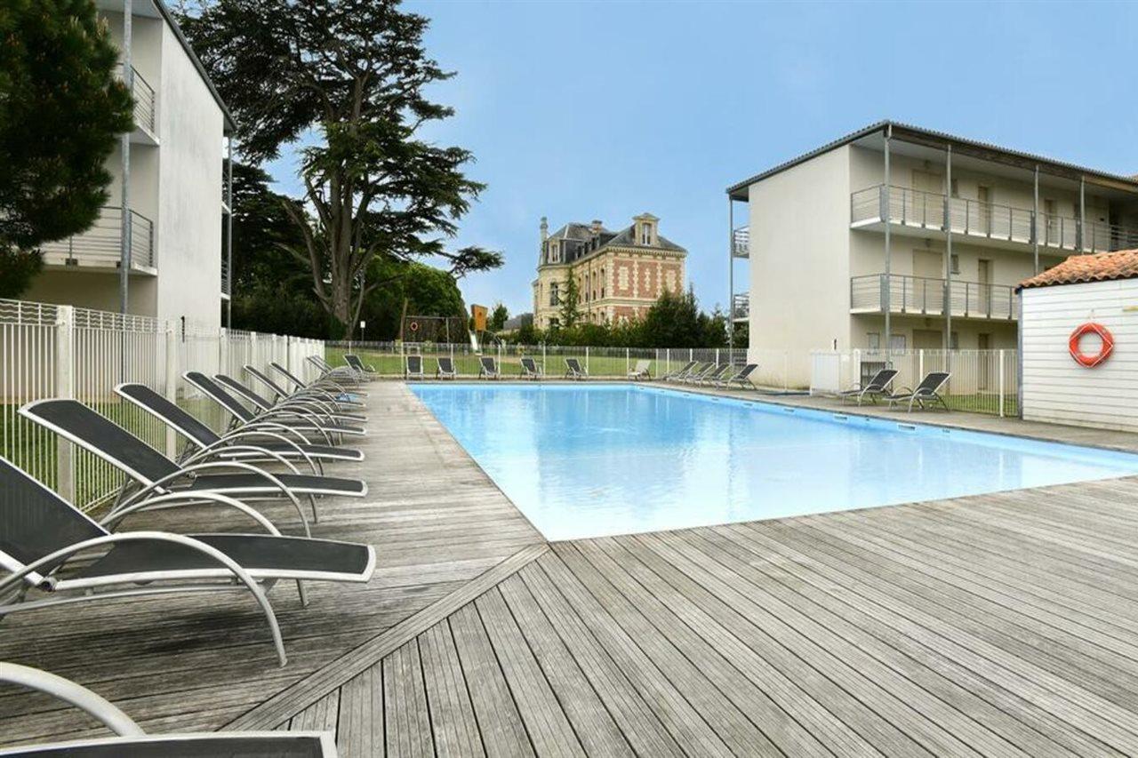 Vacanceole - Le Domaine Du Chateau - La Rochelle / Ile De Re 라고르 외부 사진